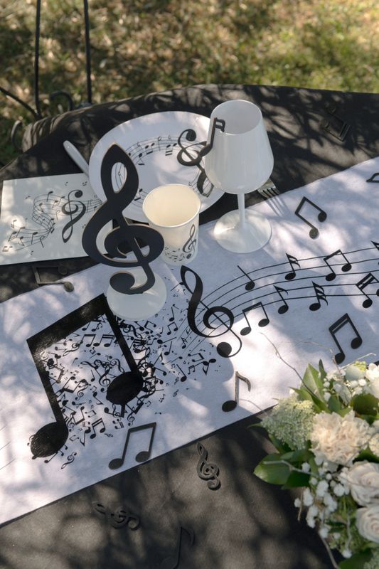 Bordløper musikktema hvit/sort – 30 cm x 5 m