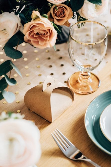 Hovedbilde Organza Hvit Gullprikket 9m
